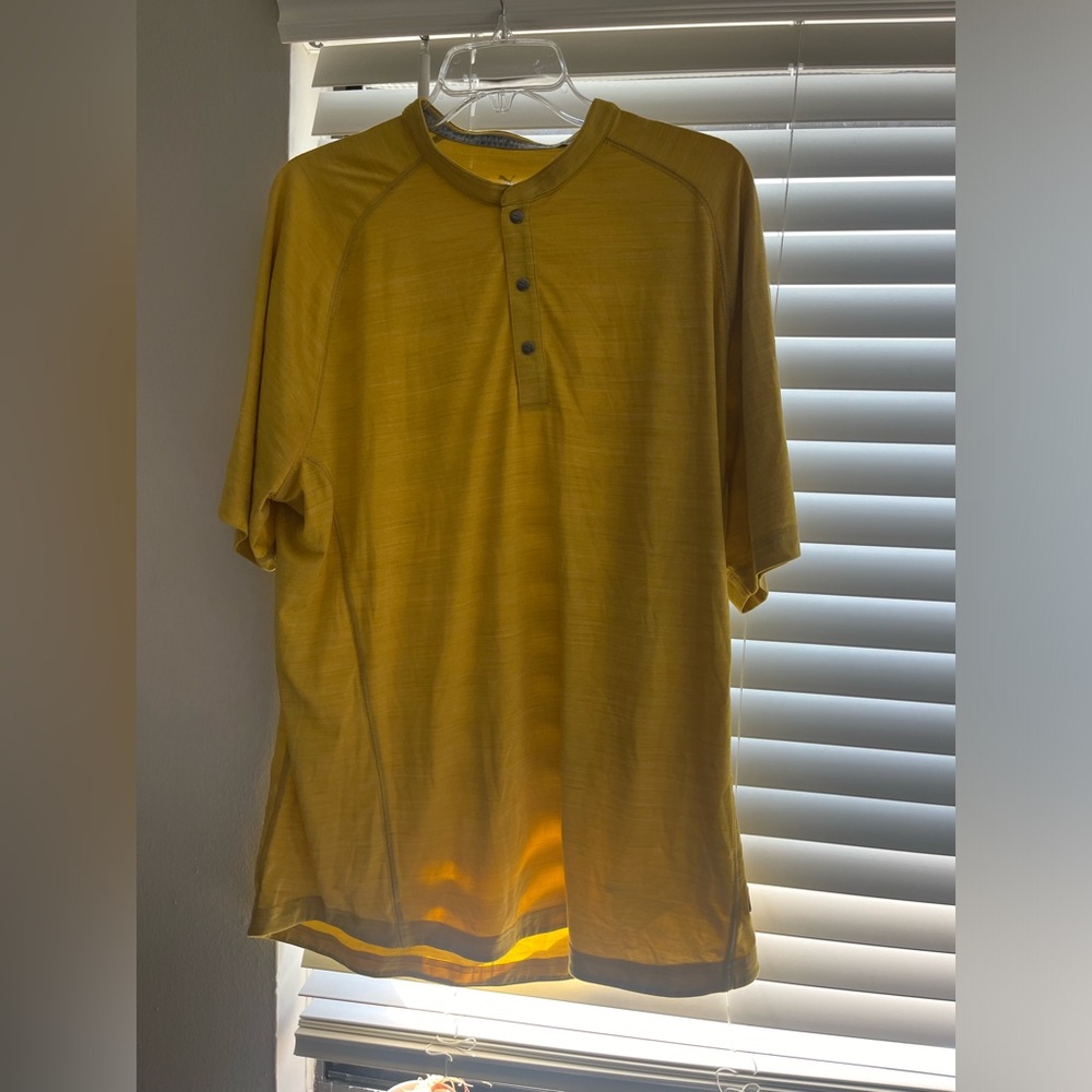 Men’s puma shirt, size large